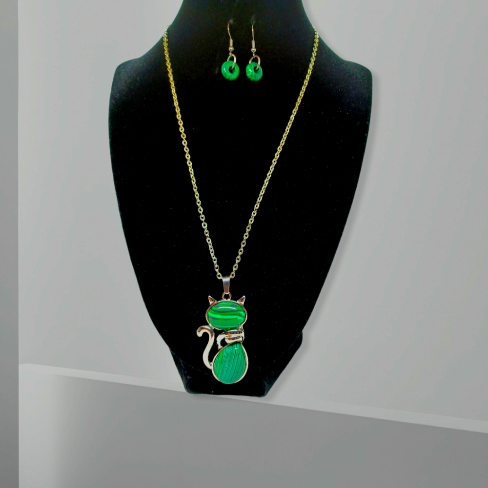 Malachite cat pendant necklace with earrings jewelry set